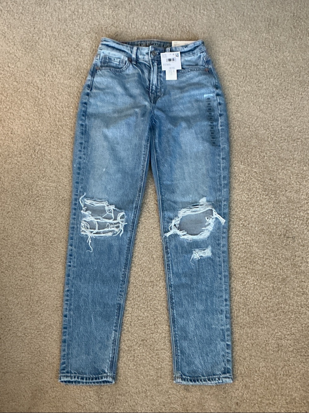 NWT American Eagle Mom Jeans Super High-Rise Distressed - Size 00 Regular